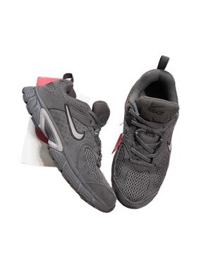 Nike Kids V5 runner suede sneakers